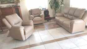 Meble ze skóry 3+1+1