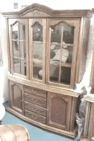 komody i kredensy do salonu