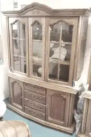 komody i kredensy do salonu