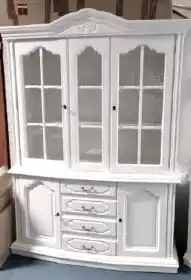 Biały kredens dębowy