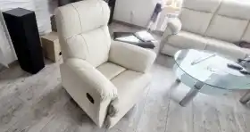 narożnik skórzany z funkcja relaks